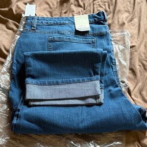 Macy’s Style & Co. Curvy Capri Jean 22W New and Never Worn
